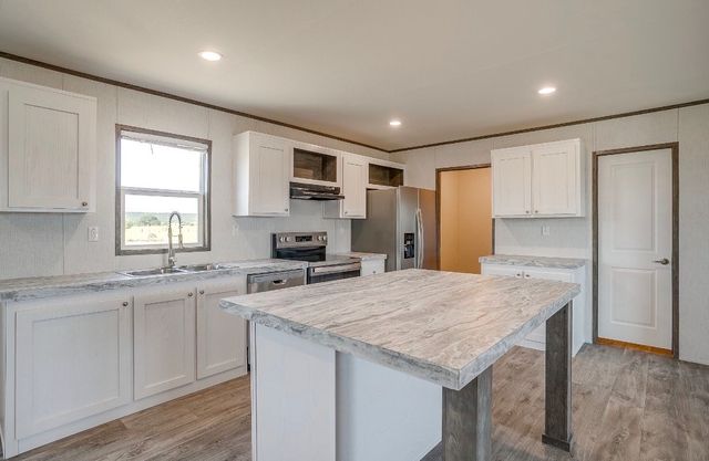 21 Kenzi Drive, Mineral Wells, TX 76067