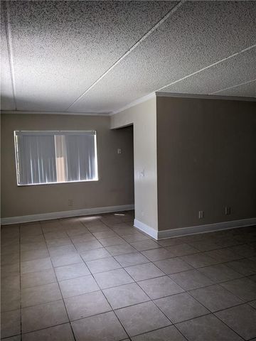 401 MEADOWS Circle, Boynton Beach, FL 33436