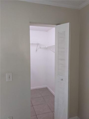 401 MEADOWS Circle, Boynton Beach, FL 33436