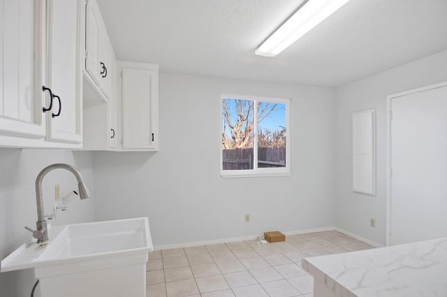 16166 Lawrence Rd, Escalon, CA 95320