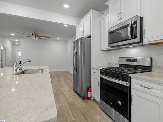 1550 Rivermeade Drive, Moore, SC 29369