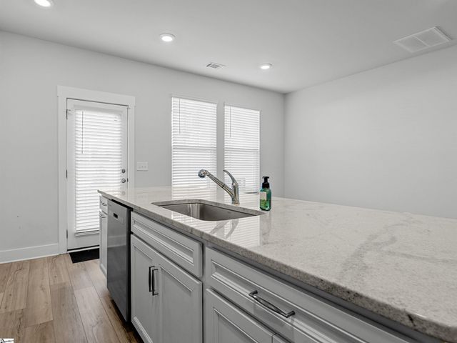 1550 Rivermeade Drive, Moore, SC 29369