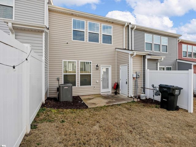 1550 Rivermeade Drive, Moore, SC 29369