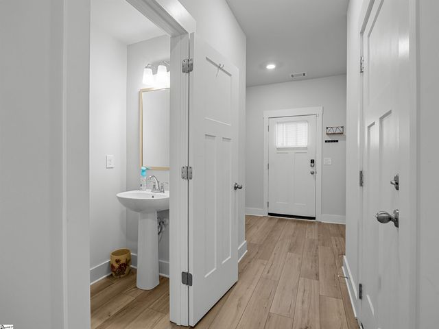 1550 Rivermeade Drive, Moore, SC 29369