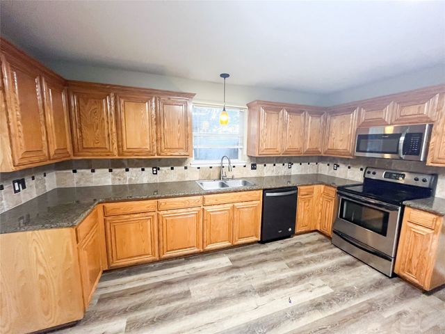 1707 Bertram Drive, Mansfield, TX 76063