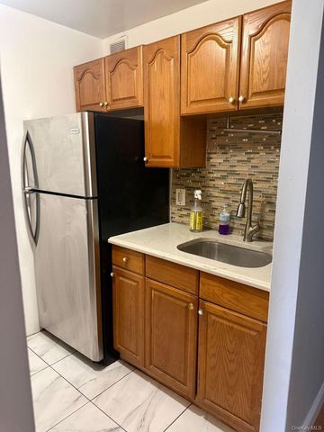 33 Harper Court 1, Bronx, NY 10466