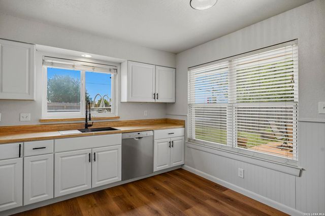 130 BOLERIO DR, Universal City, TX 78148