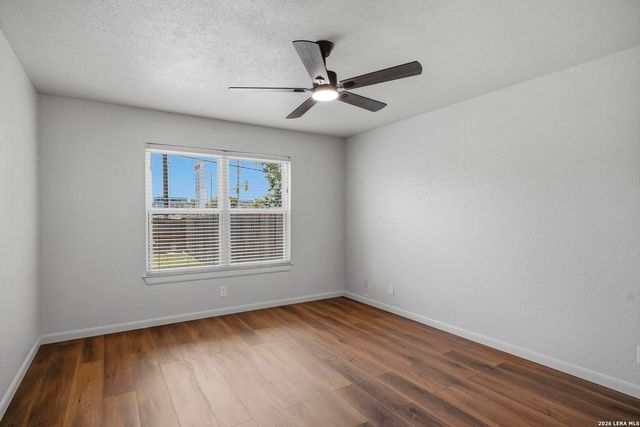 130 BOLERIO DR, Universal City, TX 78148