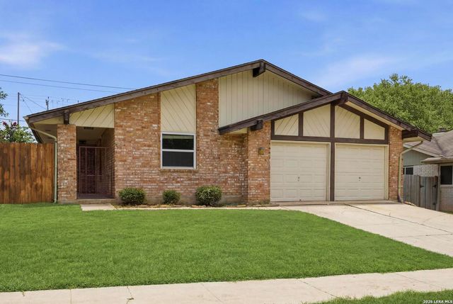 130 BOLERIO DR, Universal City, TX 78148