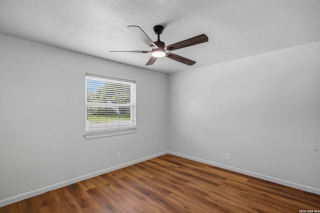 130 BOLERIO DR, Universal City, TX 78148
