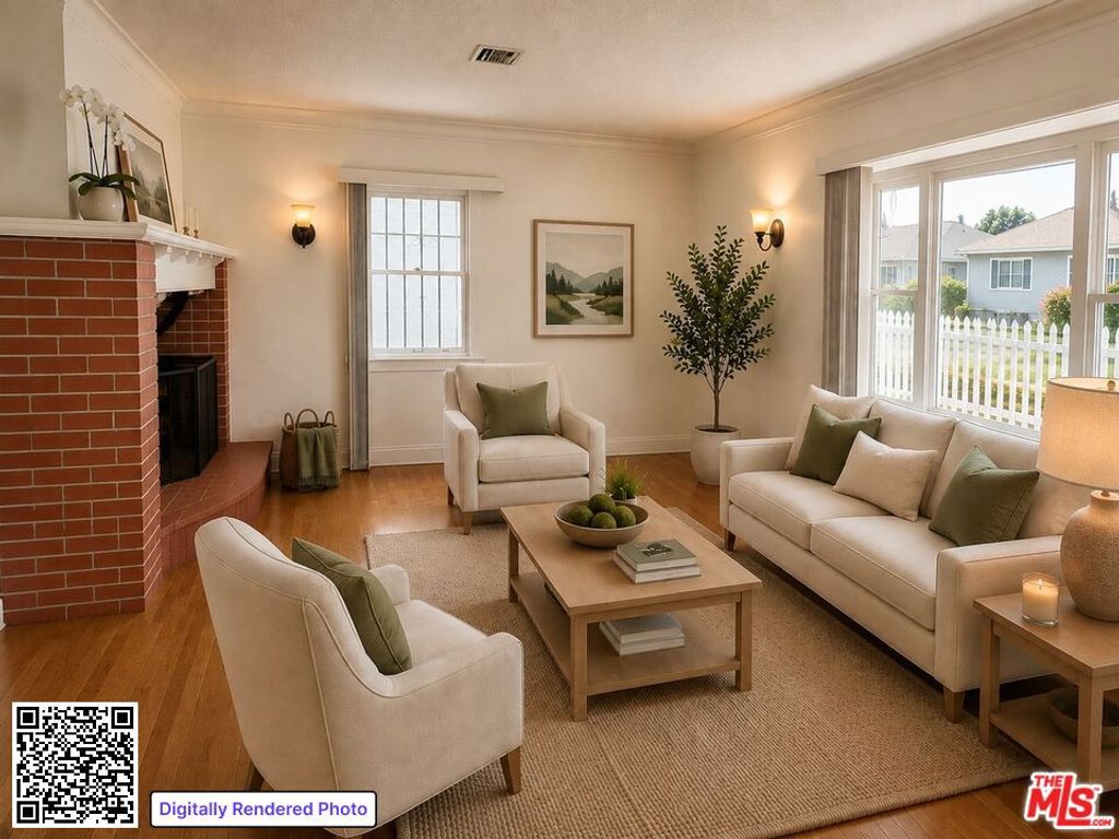 Image 2 of property listing at 1014 N Alexandria Avenue, Los Angeles, CA 90029