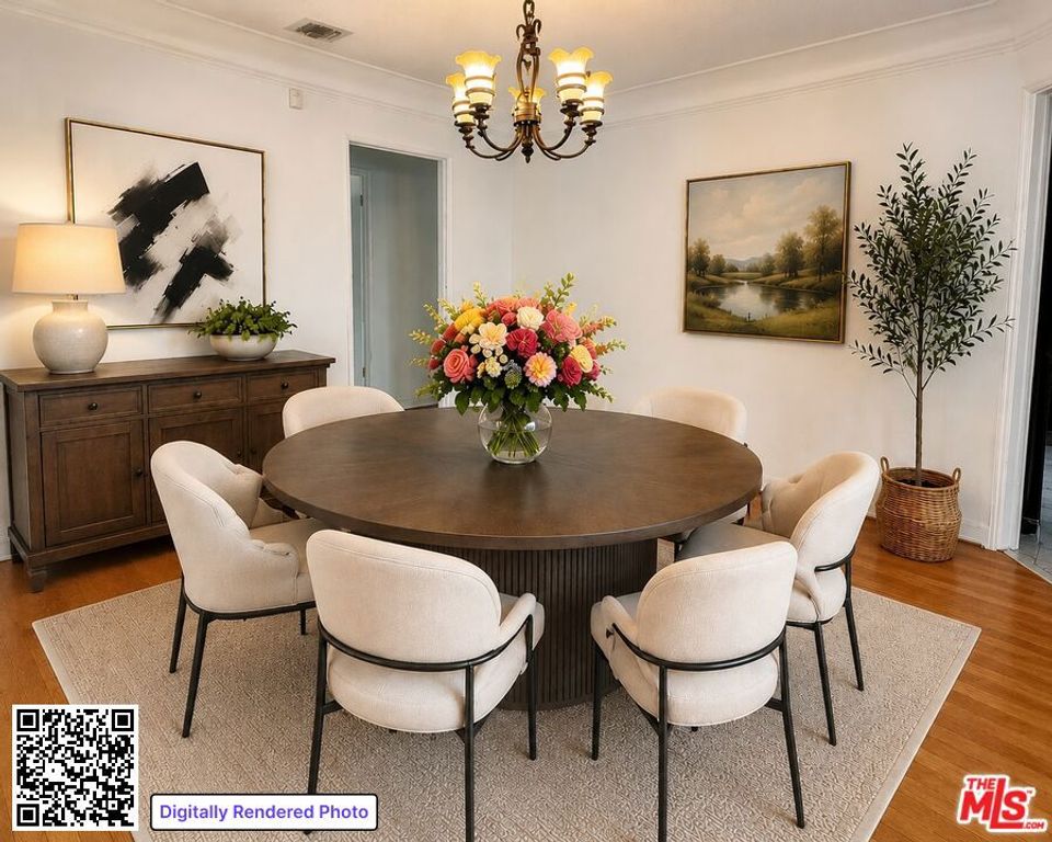 Image 4 of property listing at 1014 N Alexandria Avenue, Los Angeles, CA 90029