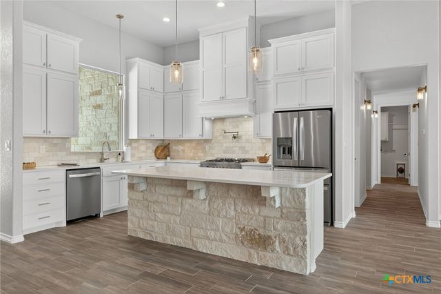 169 Longwood, New Braunfels, TX 78132