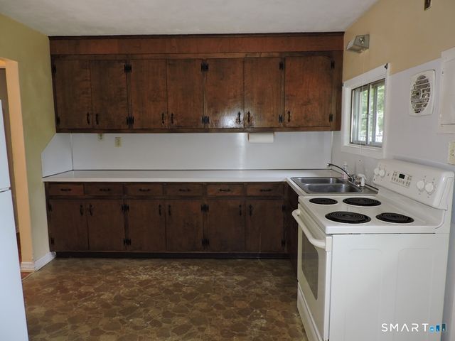 92 Vernon Street, Manchester, CT 06042