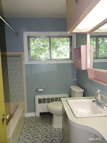 92 Vernon Street, Manchester, CT 06042