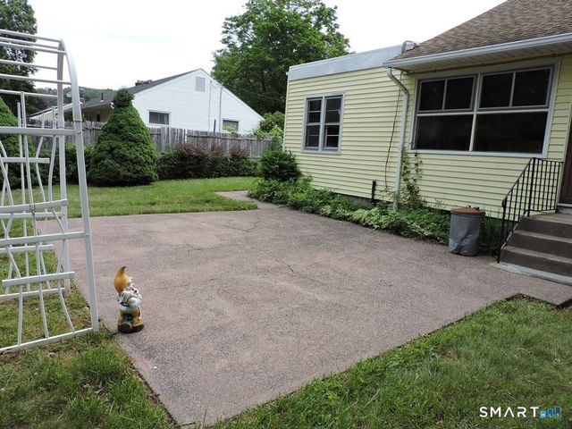 92 Vernon Street, Manchester, CT 06042