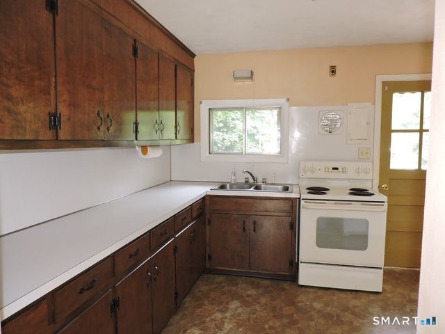 92 Vernon Street, Manchester, CT 06042