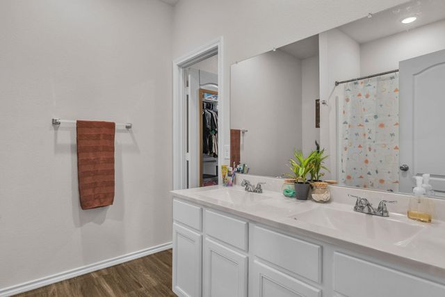 1105 Candice Dr, Whitehouse, TX 75791