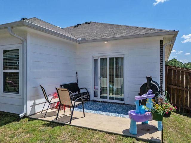 1105 Candice Dr, Whitehouse, TX 75791