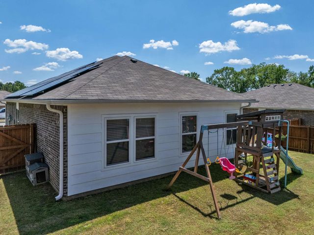 1105 Candice Dr, Whitehouse, TX 75791