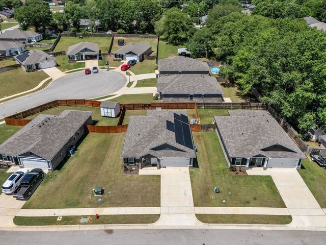 1105 Candice Dr, Whitehouse, TX 75791