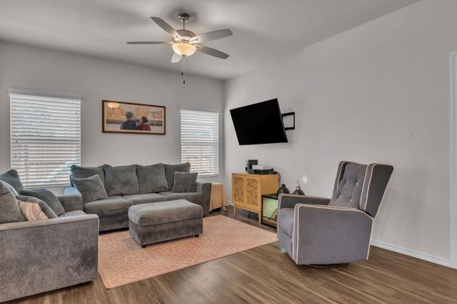 1105 Candice Dr, Whitehouse, TX 75791