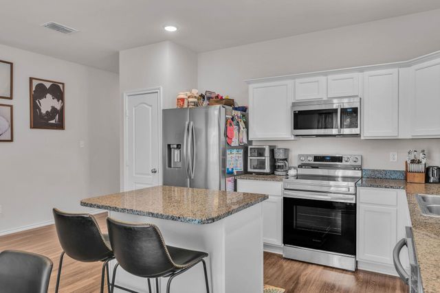 1105 Candice Dr, Whitehouse, TX 75791