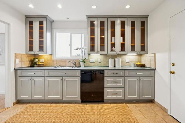 1140 Harbor Boulevard, Belmont, CA 94002