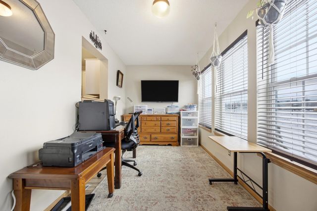 328 30th Street N, Moorhead, MN 56560