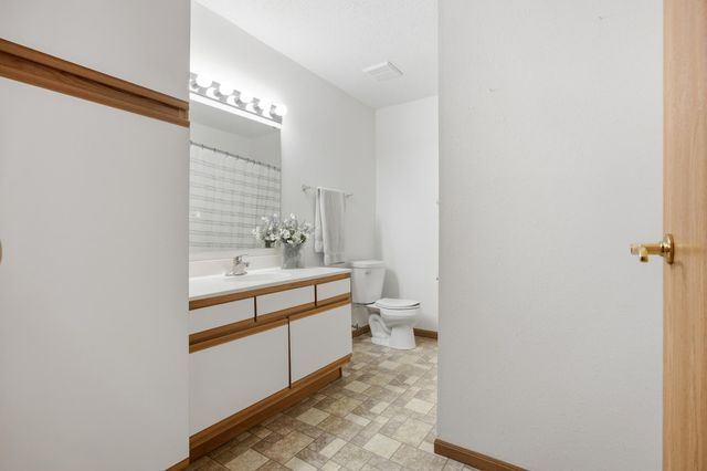 328 30th Street N, Moorhead, MN 56560