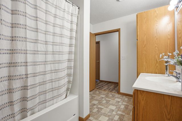 328 30th Street N, Moorhead, MN 56560