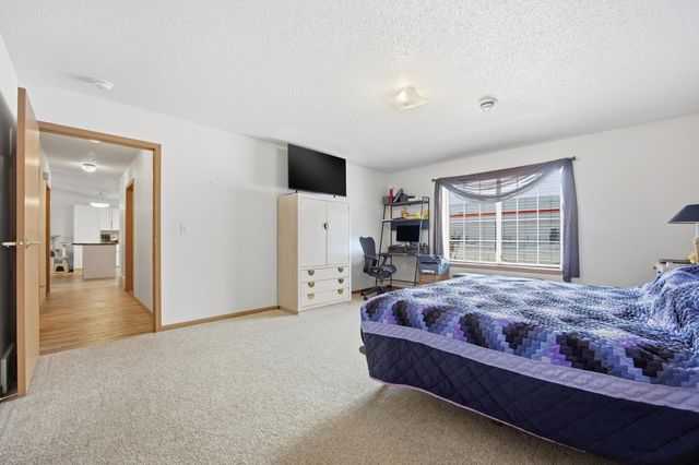 328 30th Street N, Moorhead, MN 56560