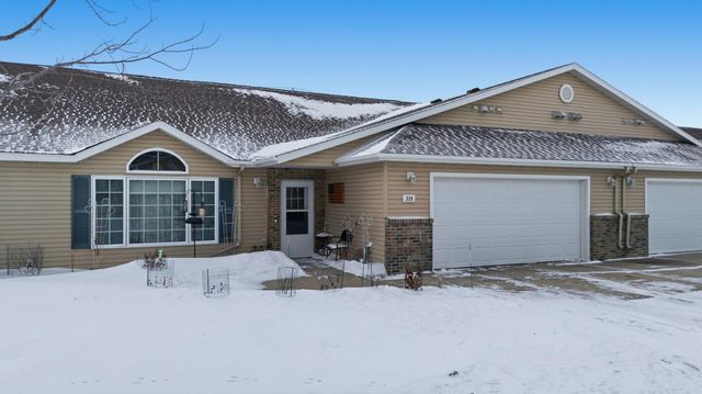 328 30th Street N, Moorhead, MN 56560