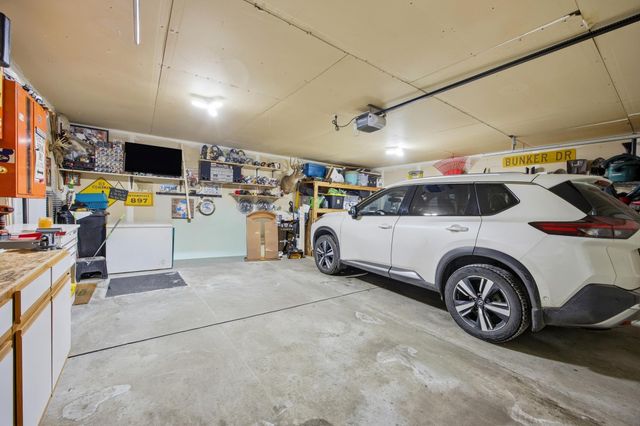 328 30th Street N, Moorhead, MN 56560