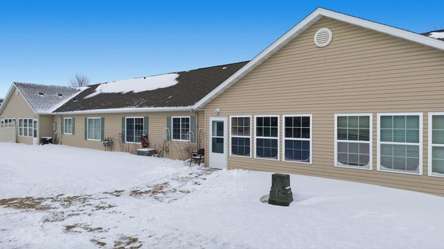 328 30th Street N, Moorhead, MN 56560