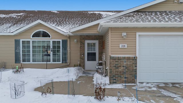 328 30th Street N, Moorhead, MN 56560