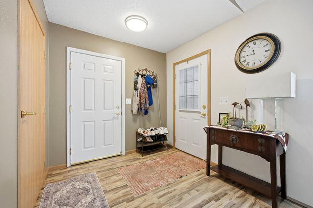 328 30th Street N, Moorhead, MN 56560