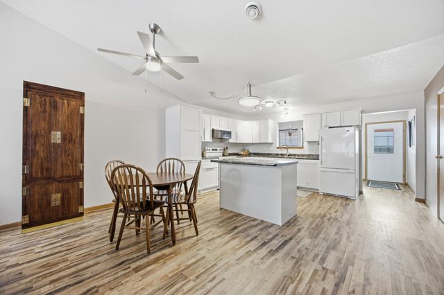 328 30th Street N, Moorhead, MN 56560