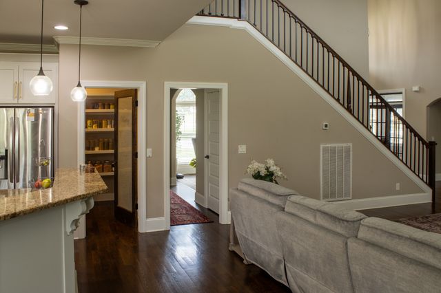 758 Waldron Rd, La Vergne, TN 37086