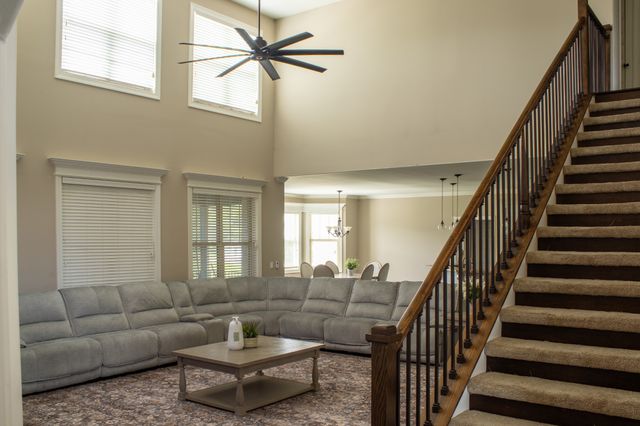 758 Waldron Rd, La Vergne, TN 37086