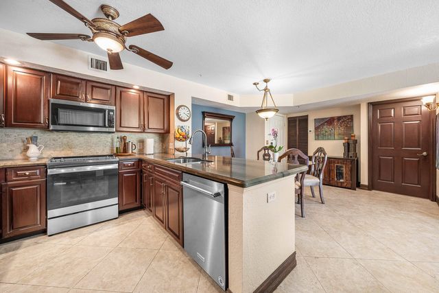 111 Yacht Club Way 108, Hypoluxo, FL 33462