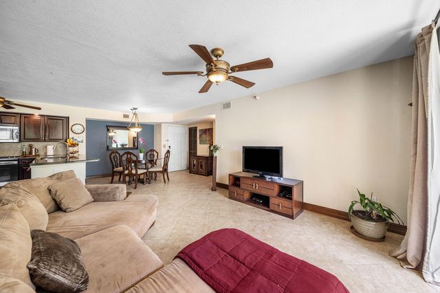 111 Yacht Club Way 108, Hypoluxo, FL 33462