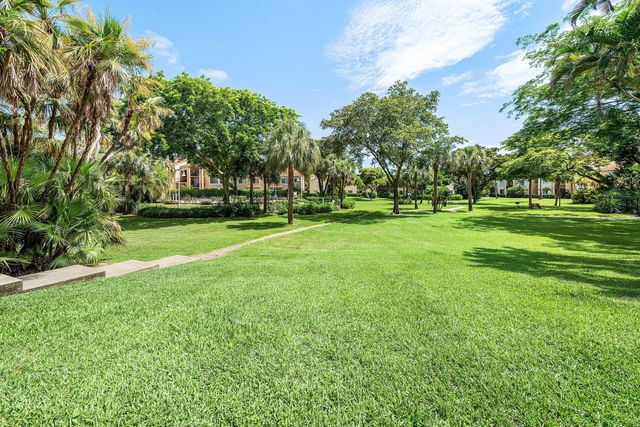 111 Yacht Club Way 108, Hypoluxo, FL 33462