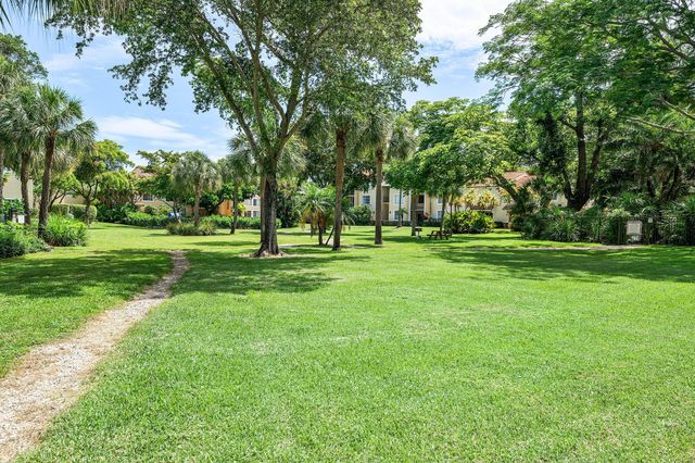 111 Yacht Club Way 108, Hypoluxo, FL 33462