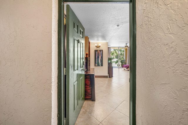 111 Yacht Club Way 108, Hypoluxo, FL 33462