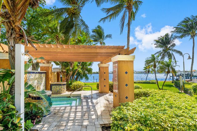 111 Yacht Club Way 108, Hypoluxo, FL 33462