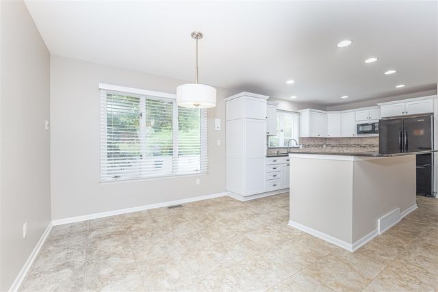 51 Chestnut Drive, Chelsea, MI 48118