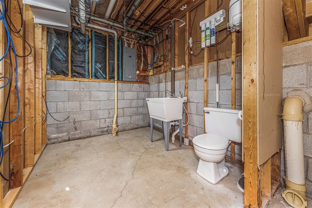 51 Chestnut Drive, Chelsea, MI 48118