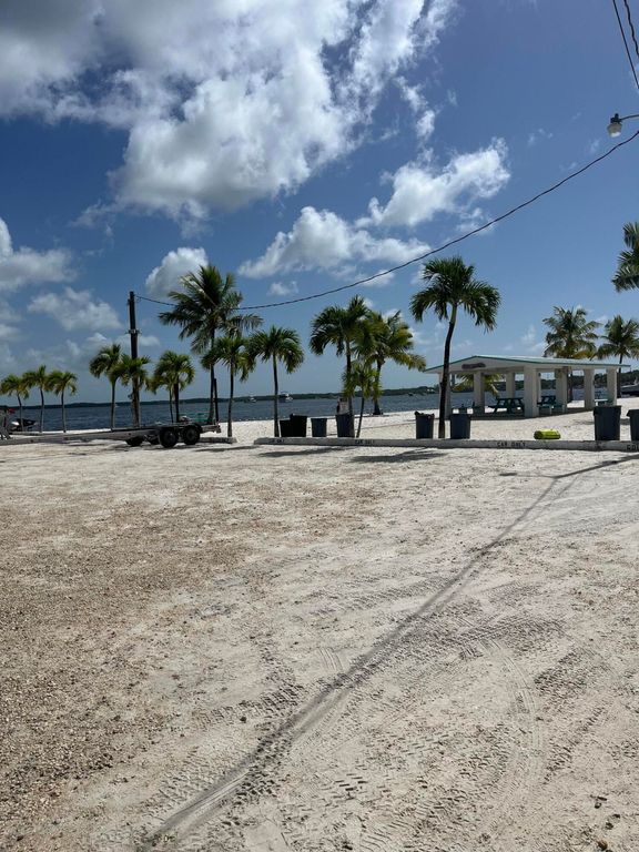 55 Tarpon Basin Drive, Key Largo, FL 33037