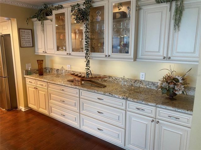 7100 SUNSHINE SKYWAY LANE S 906, St Petersburg, FL 33711